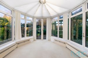 Photo 16- click for photo gallery